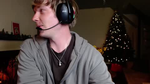 Snapshot of hercules__ chatting on January 6, 1:30 pm Gregblonde  Alextattoo online show from January 6, 1:30 pm