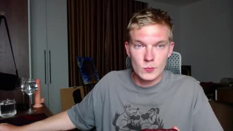 Snapshot of hercules__ chatting on September 24, 12:03 pm Gregblonde  Alextattoo online show from September 24, 12:03 pm