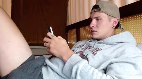 Snapshot of hercules__ chatting on February 19, 12:46 am Gregblonde  Alextattoo online show from February 19, 12:46 am