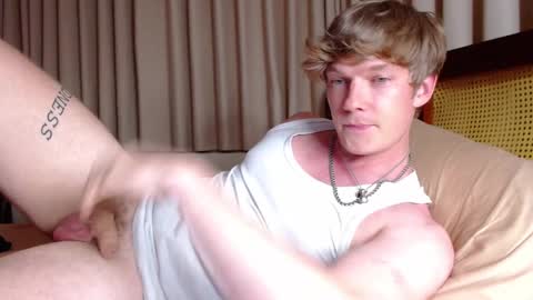 Snapshot of hercules__ chatting on December 12, 4:10 pm Gregblonde  Alextattoo online show from December 12, 4:10 pm