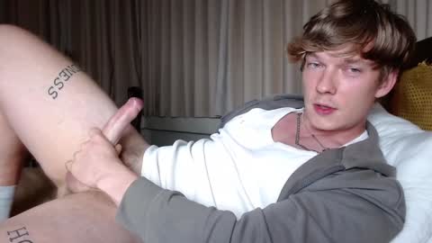 Snapshot of hercules__ chatting on December 16, 4:05 pm Gregblonde  Alextattoo online show from December 16, 4:05 pm
