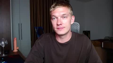Snapshot of hercules__ chatting on September 22, 2:49 pm Gregblonde  Alextattoo online show from September 22, 2:49 pm