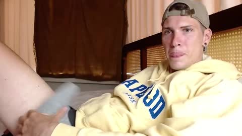 Snapshot of hercules__ chatting on February 15, 1:22 am Gregblonde  Alextattoo online show from February 15, 1:22 am