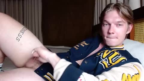 Snapshot of hercules__ chatting on February 20, 4:03 pm Gregblonde  Alextattoo online show from February 20, 4:03 pm