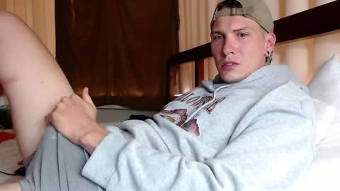 Snapshot of hercules__ chatting on February 7, 12:20 am Gregblonde  Alextattoo online show from February 7, 12:20 am