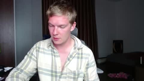 Snapshot of hercules__ chatting on October 22, 2:32 pm Gregblonde  Alextattoo online show from October 22, 2:32 pm