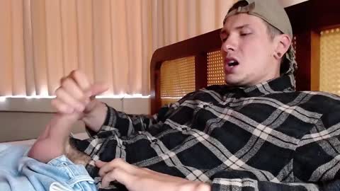 Snapshot of hercules__ chatting on January 12, 1:00 am Gregblonde  Alextattoo online show from January 12, 1:00 am