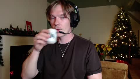 Snapshot of hercules__ chatting on January 8, 3:28 pm Gregblonde  Alextattoo online show from January 8, 3:28 pm