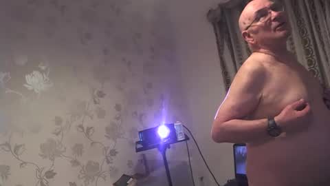 mature online show from November 9, 8:02 pm