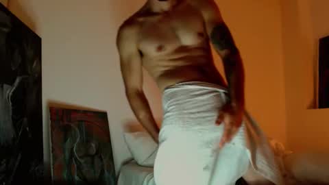 Snapshot of highnightz chatting on October 25, 9:27 pm highnightz online show from October 25, 9:27 pm