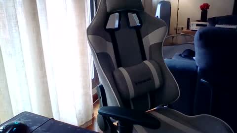 High Skimask online show from February 21, 8:50 am