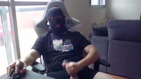 High Skimask online show from January 8, 3:50 pm