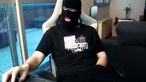 High Skimask online show from January 20, 7:25 am