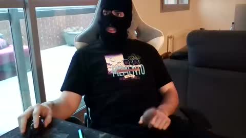 High Skimask online show from December 27, 7:40 am