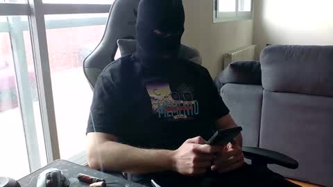 High Skimask online show from January 6, 11:51 am