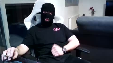 High Skimask online show from January 15, 7:05 am