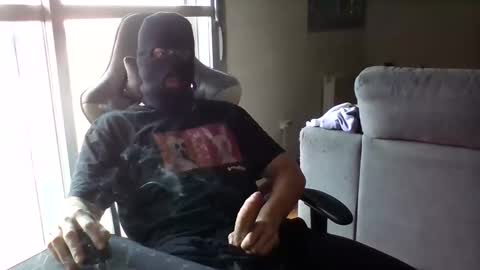 High Skimask online show from January 2, 10:05 am