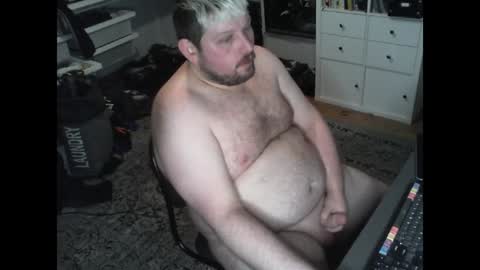 Snapshot of hipguy91 chatting on January 25, 10:51 am hipguy91 online show from January 25, 10:51 am