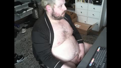 Snapshot of hipguy91 chatting on March 9, 5:22 am hipguy91 online show from March 9, 5:22 am