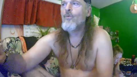 hippiedad333 online show from July 9, 4:05 am