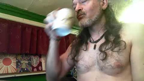 hippiedad333 online show from April 1, 3:52 am