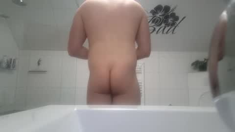 hitherekevhere online show from April 24, 9:06 pm