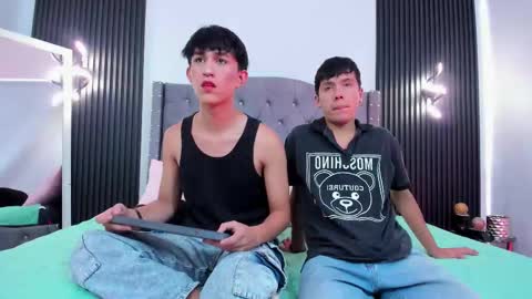 hoot_booys_ online show from October 18, 7:52 pm