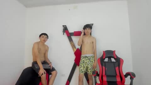 Enyer and Sebastian online show from October 16, 7:11 pm