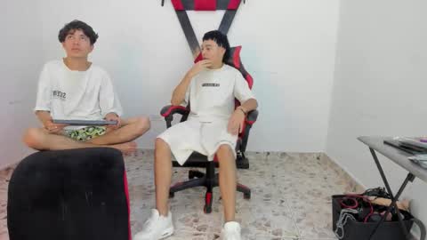 Enyer and Sebastian online show from October 12, 3:33 am