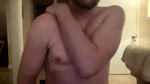 Snapshot of hornybottomdaddy chatting on December 8, 4:46 am hornybottomdaddy online show from December 8, 4:46 am