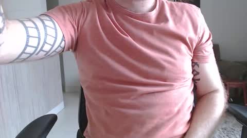 Snapshot of hornyhairy_bi chatting on October 27, 8:11 pm Harry online show from October 27, 8:11 pm