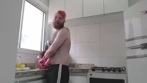 Snapshot of hornyhairy_bi chatting on December 2, 7:58 pm Harry online show from December 2, 7:58 pm