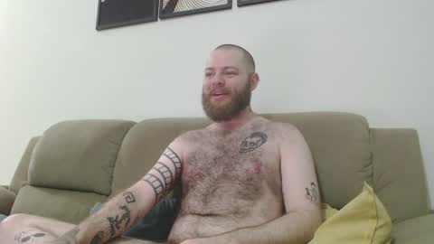 Snapshot of hornyhairy_bi chatting on January 14, 10:44 pm Harry online show from January 14, 10:44 pm