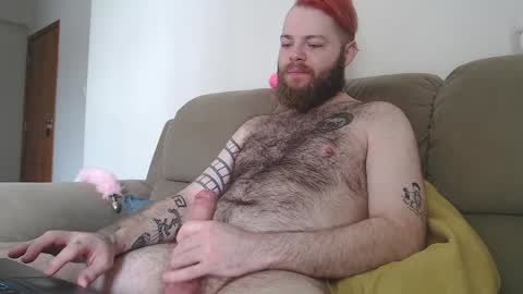 Snapshot of hornyhairy_bi chatting on December 10, 5:44 pm Harry online show from December 10, 5:44 pm