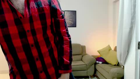 Snapshot of hornyhairy_bi chatting on September 30, 1:45 am Harry online show from September 30, 1:45 am