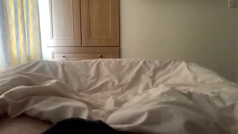 Snapshot of hornyian91 chatting on December 29, 11:18 am Liverpool lad online show from December 29, 11:18 am