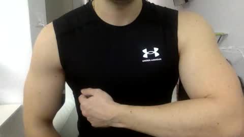 hornyspaniard93 online show from January 9, 3:28 pm