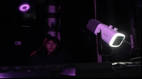 Hot boy 2002 online show from October 3, 7:52 pm