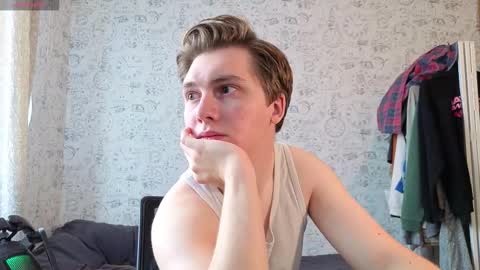 Snapshot of hot_boy_oscar chatting on September 23, 11:09 am Oscar online show from September 23, 11:09 am