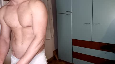 hot_italianboy online show from October 17, 4:55 pm