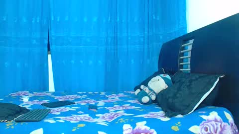 Snapshot of hot_sharks__ chatting on October 22, 10:19 am Hot Sharks   online show from October 22, 10:19 am