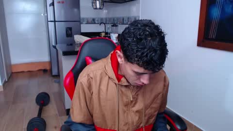 Snapshot of hot_twinks83 chatting on September 15, 1:12 pm hot_twinks83 online show from September 15, 1:12 pm