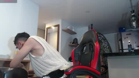 Snapshot of hot_twinks83 chatting on October 16, 12:35 pm hot_twinks83 online show from October 16, 12:35 pm