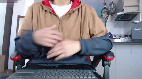 Snapshot of hot_twinks83 chatting on October 23, 1:25 pm hot_twinks83 online show from October 23, 1:25 pm