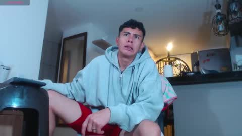 Snapshot of hot_twinks83 chatting on October 15, 12:18 am hot_twinks83 online show from October 15, 12:18 am