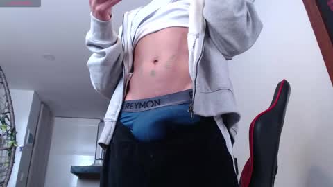 Snapshot of hot_twinks83 chatting on October 11, 3:38 pm hot_twinks83 online show from October 11, 3:38 pm