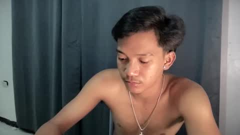 hotasian_jerome online show from April 4, 8:33 am