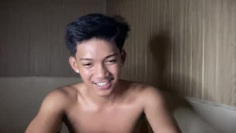 hotasian_jerome online show from May 17, 12:23 pm