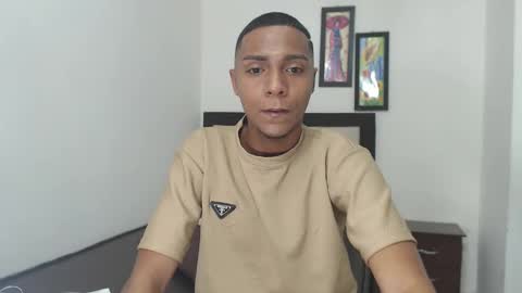 hotboyluxe online show from February 14, 3:01 am