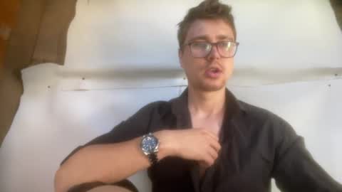 William online show from June 25, 7:02 am